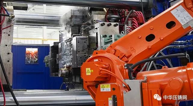 新突破！海天金屬3500T壓鑄機首件重型卡車變速箱殼體下線